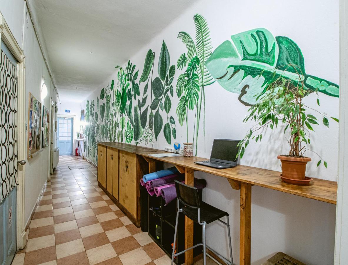 Podstel Bucharest Hostel Buitenkant foto