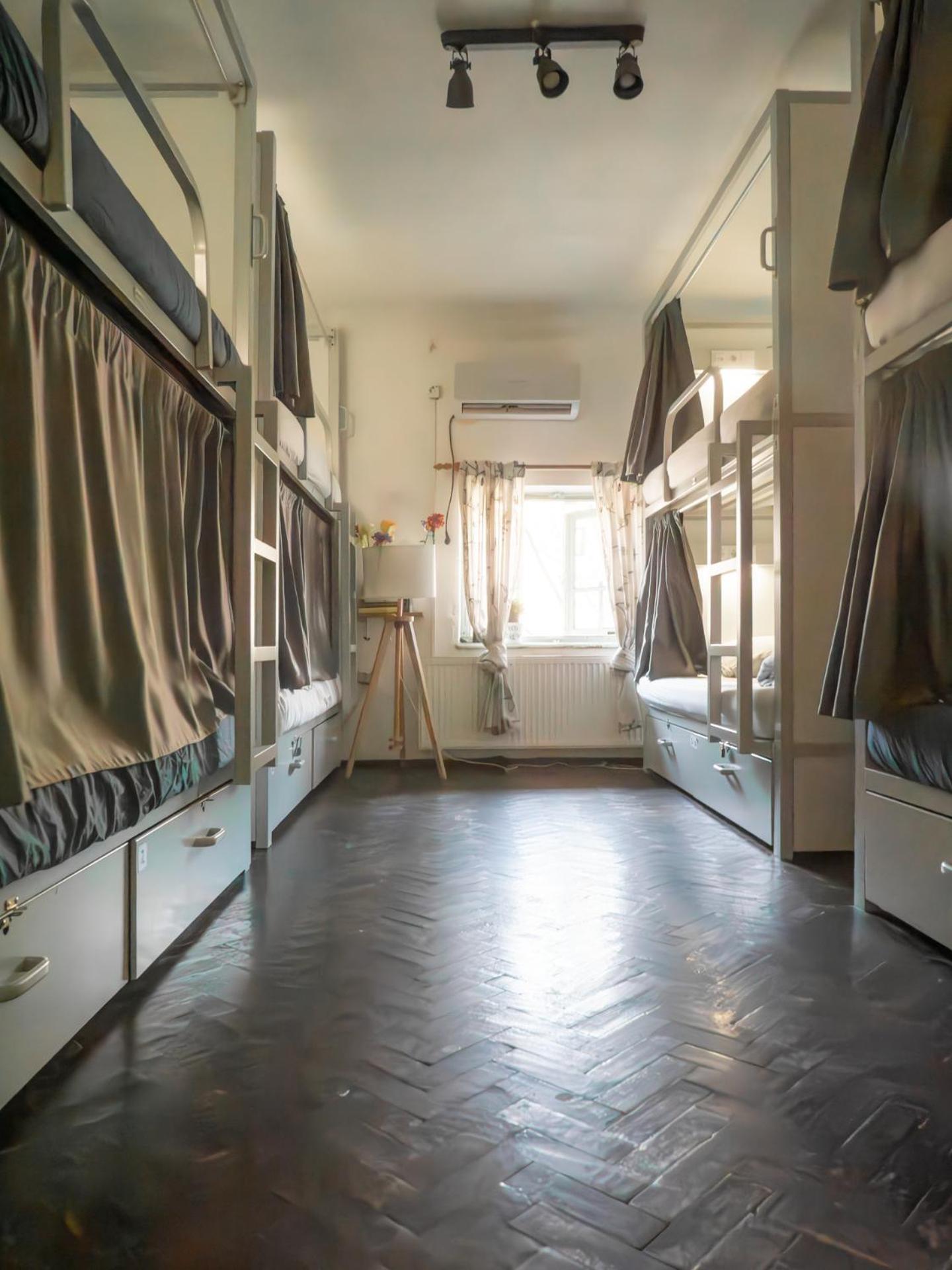 Podstel Bucharest Hostel Buitenkant foto