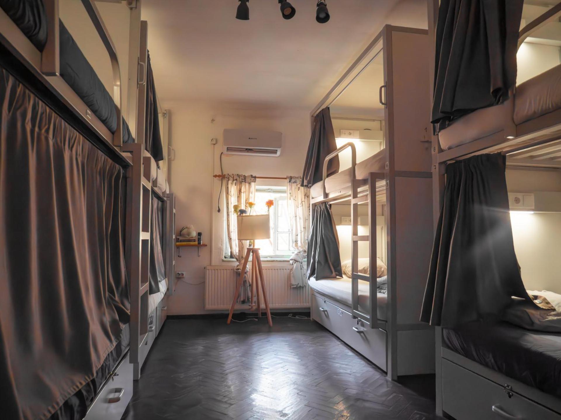 Podstel Bucharest Hostel Buitenkant foto